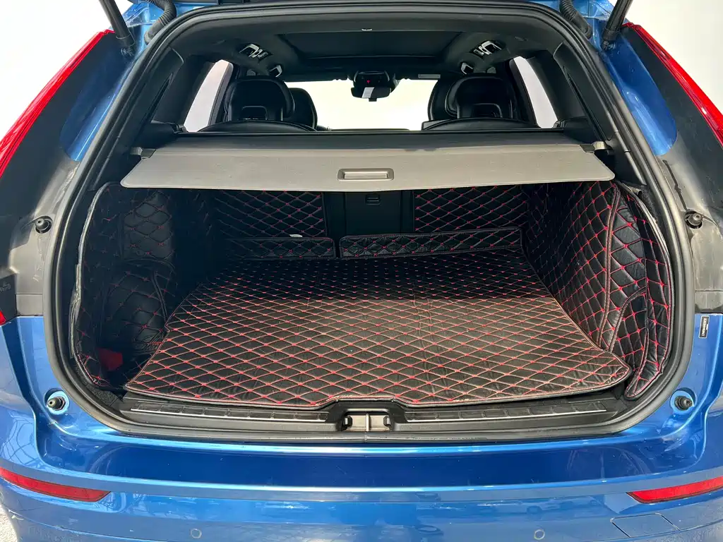 VOLVO XC60 PLUG IN HYBRID