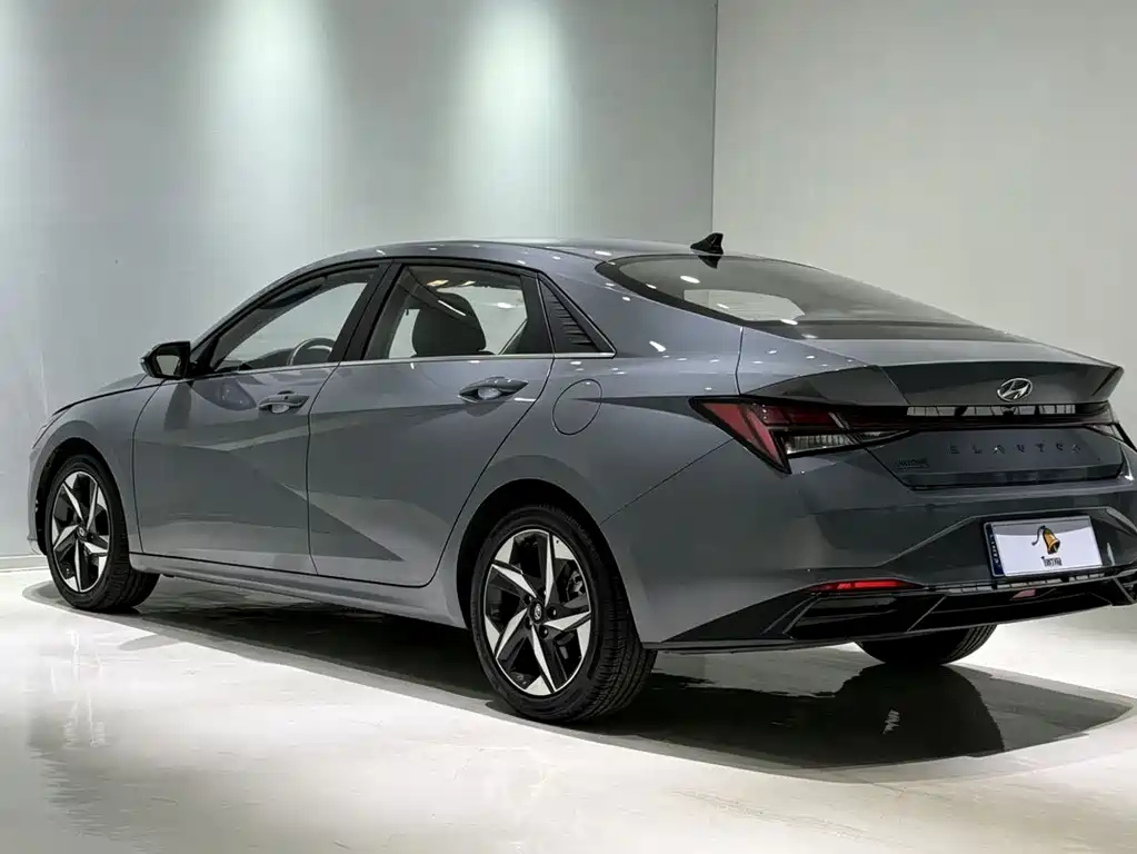 Hyundai Elantra 2022 1.5L CVT LUX Luxury