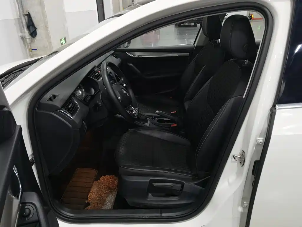 Skoda Octavia — миниатюра 10