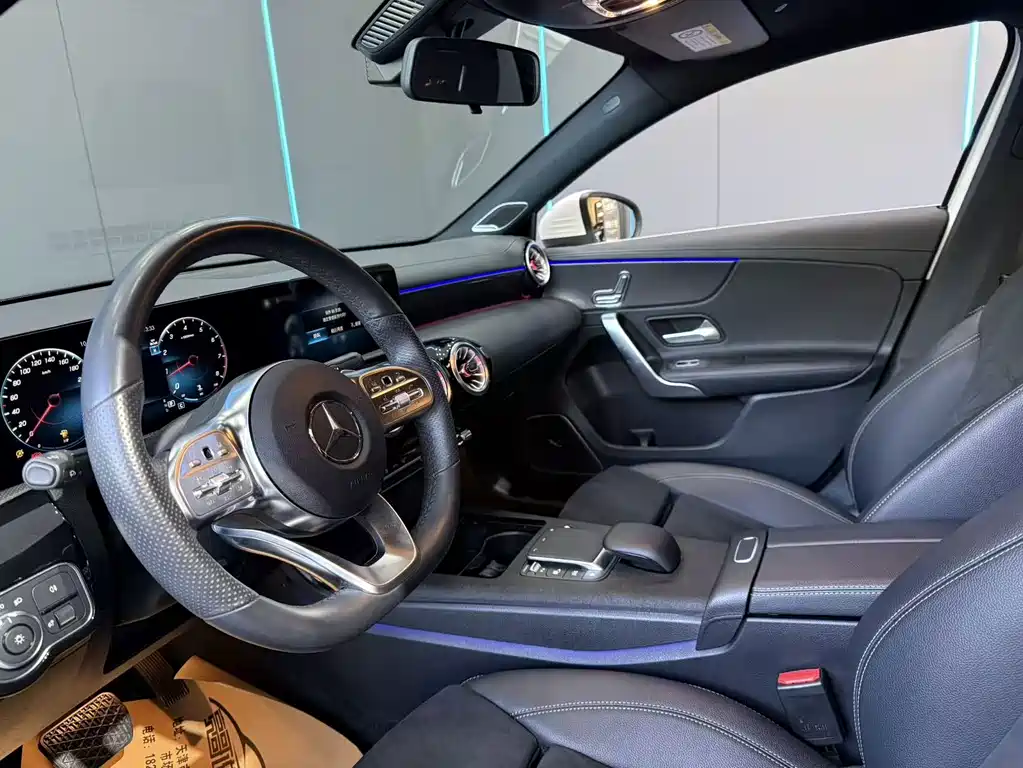 Mercedes-Benz A-Class 2022 — фото 10