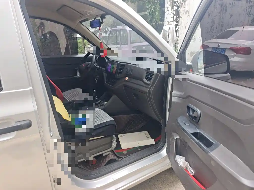 Wuling Hongguang V — миниатюра 19