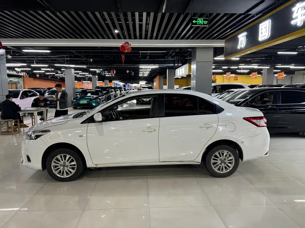 Toyota Vios 2014 1.3L AT