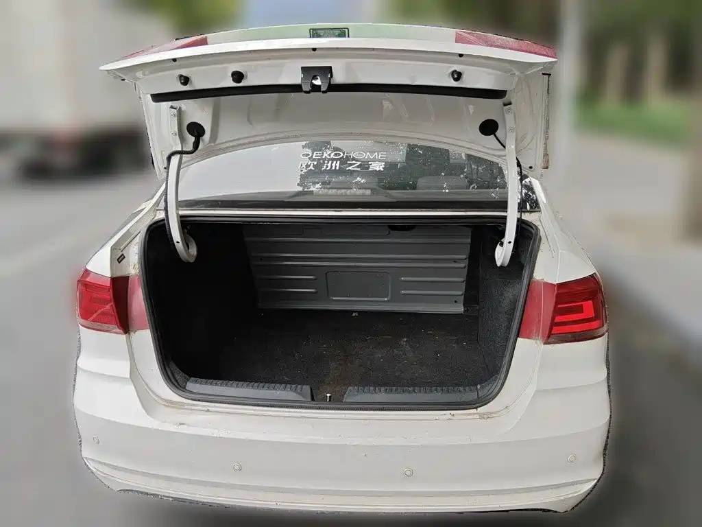 Volkswagen Santana — миниатюра 20