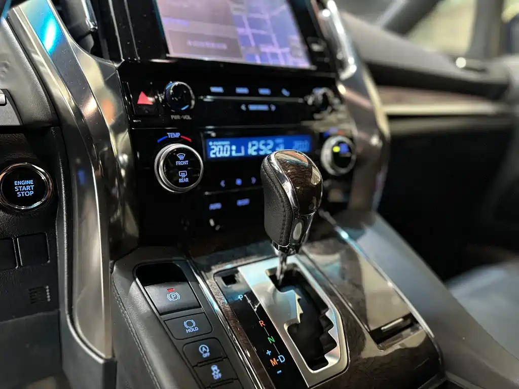 Toyota Alphard 2018 3.5L Luxury