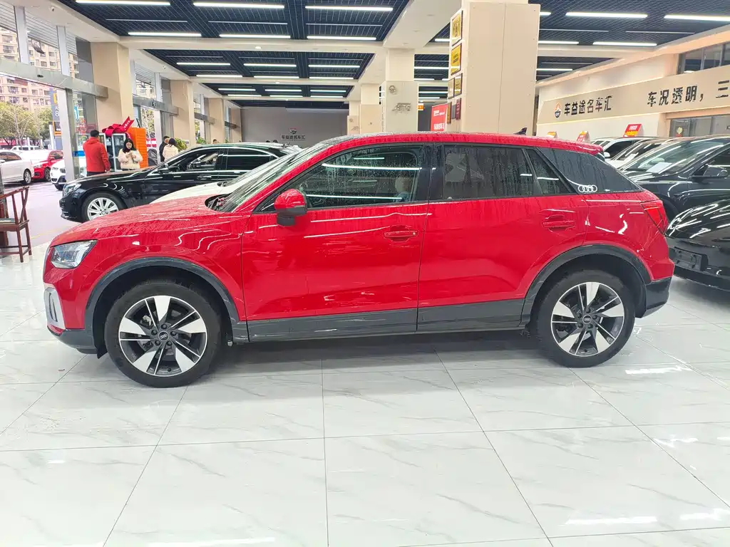 AUDI Q2L