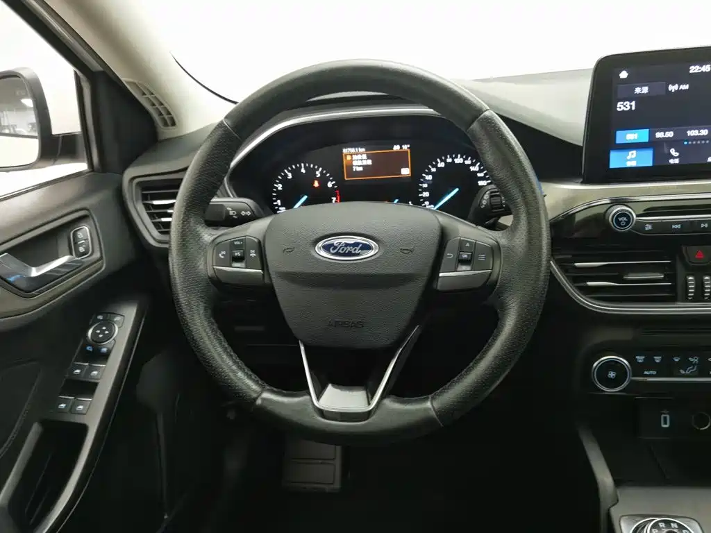 Ford Focus — миниатюра 11