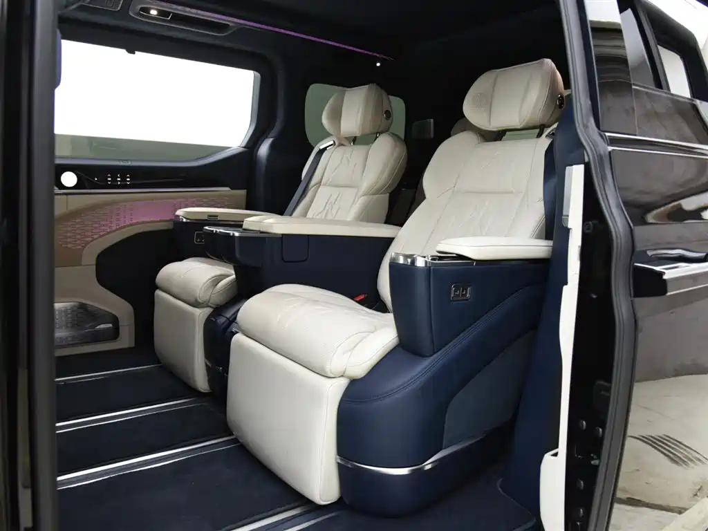 Zeekr 009 2024 мест Executive 108kWh