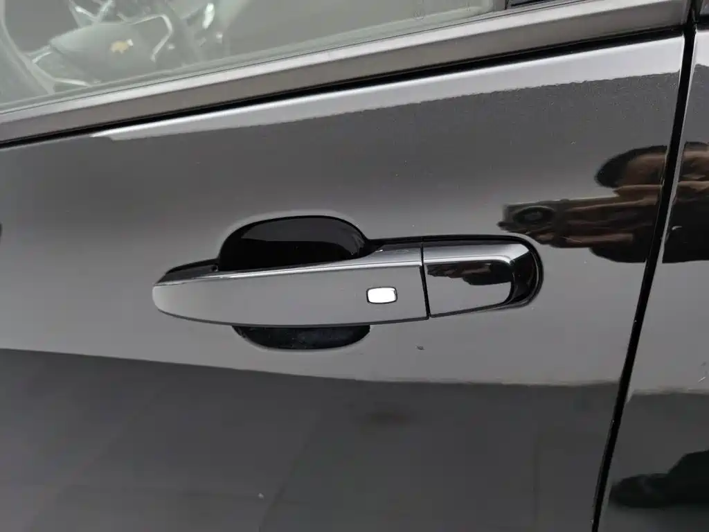 Chevrolet Equinox — миниатюра 18