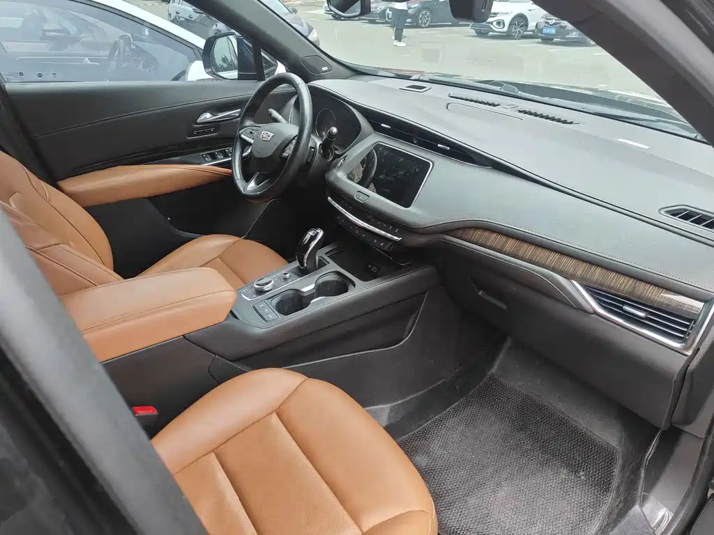 Cadillac XT4 2022 28T Luxury