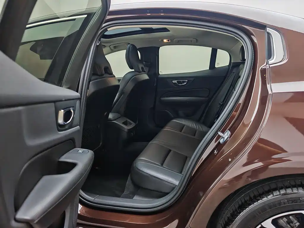 Volvo S60 — миниатюра 15