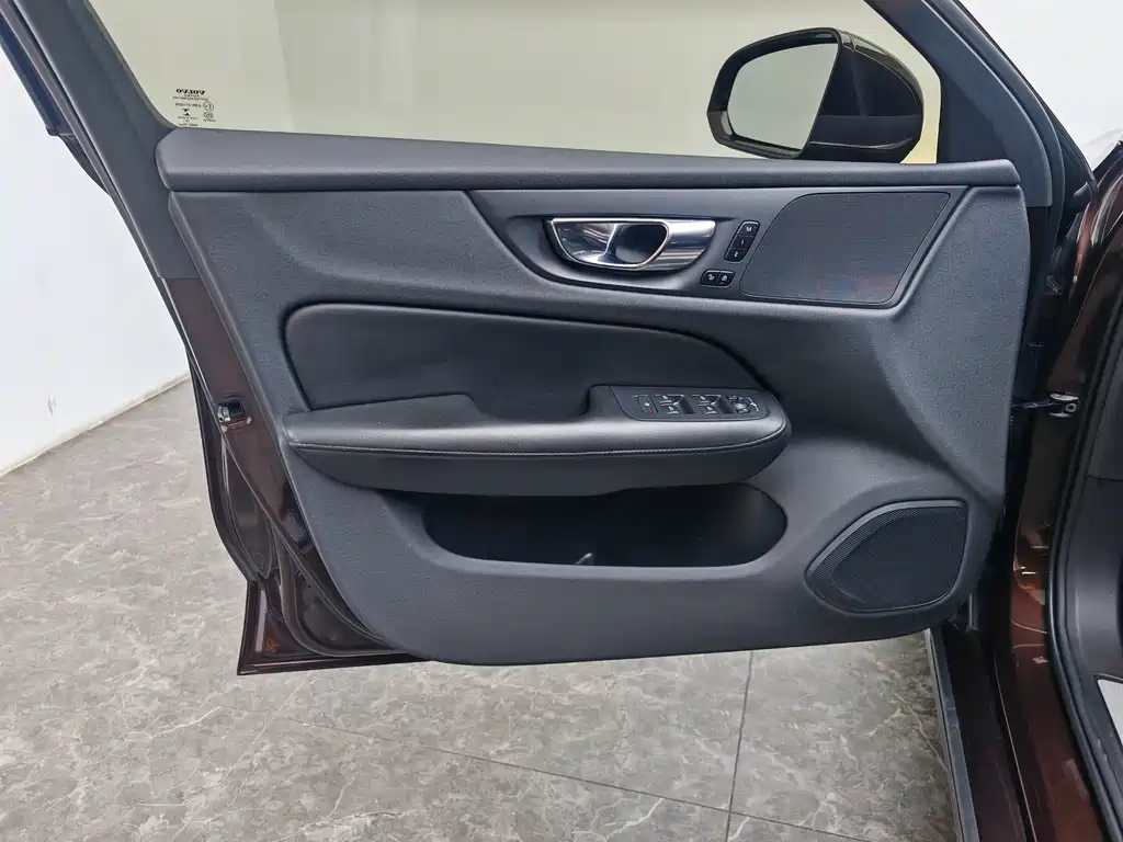 Volvo S60 — миниатюра 19