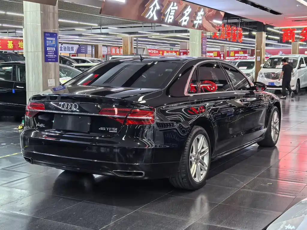 Audi A8 — миниатюра 4