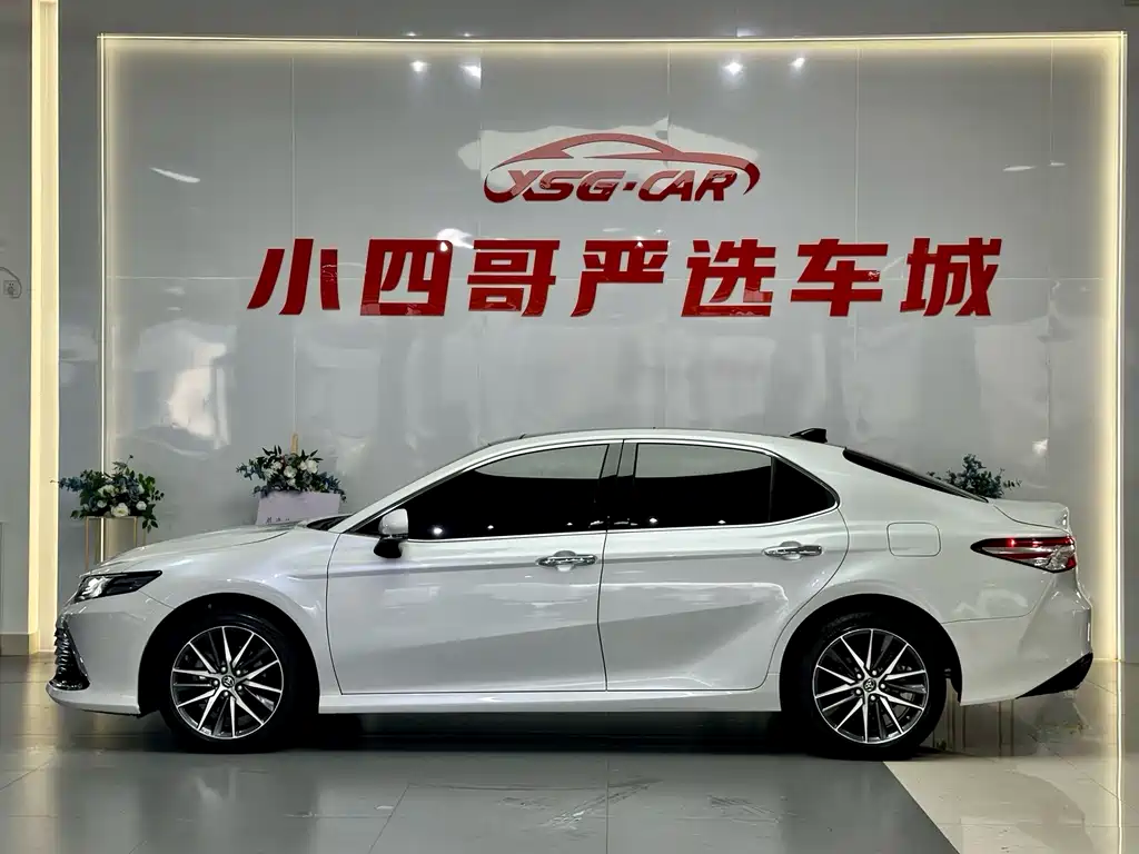 Toyota Camry — миниатюра 5