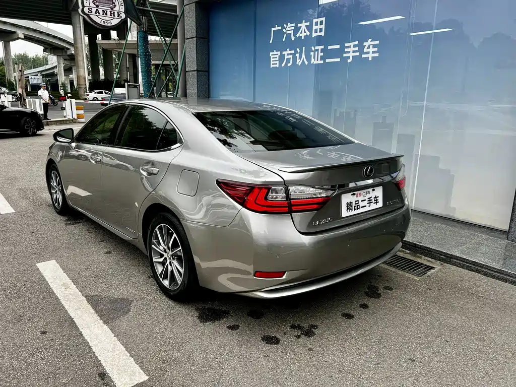 Lexus ES — миниатюра 4