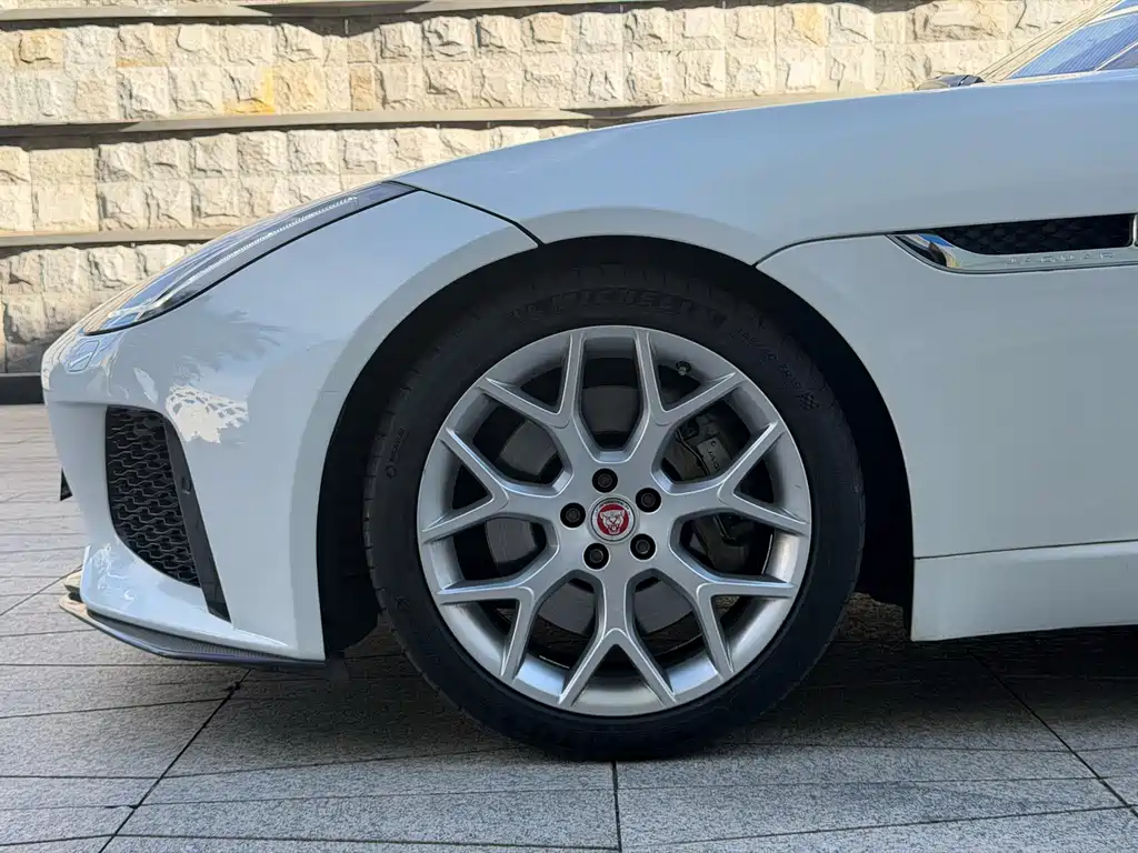 Jaguar F-TYPE — миниатюра 5