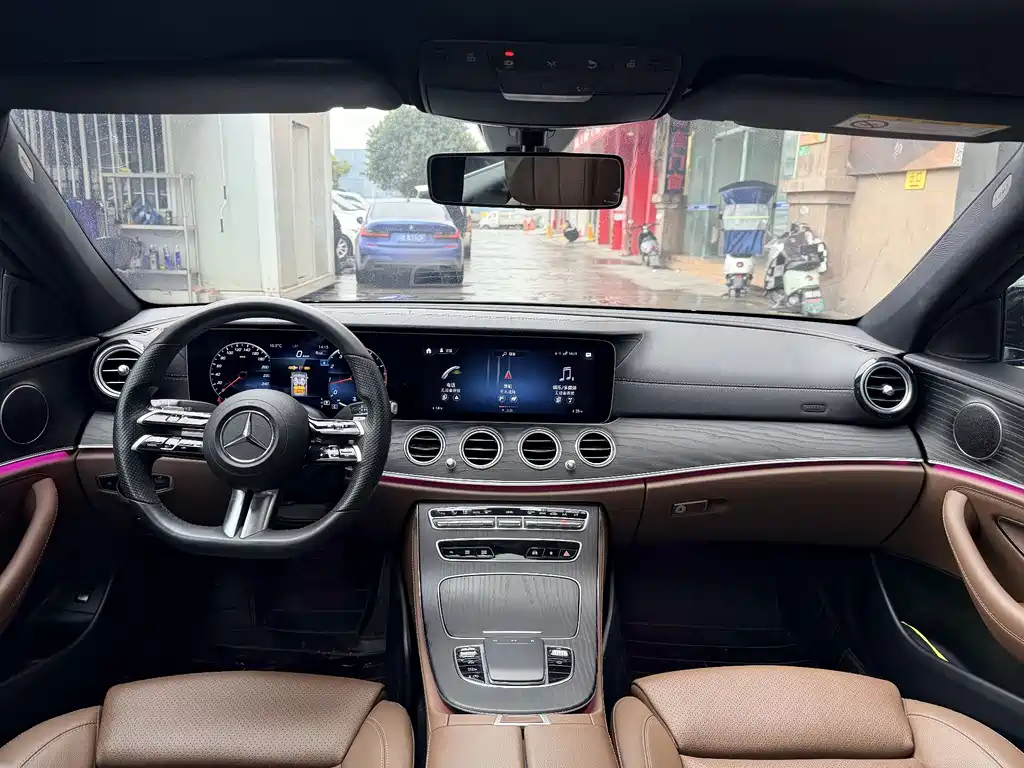 MERCEDES-BENZ E CLASS