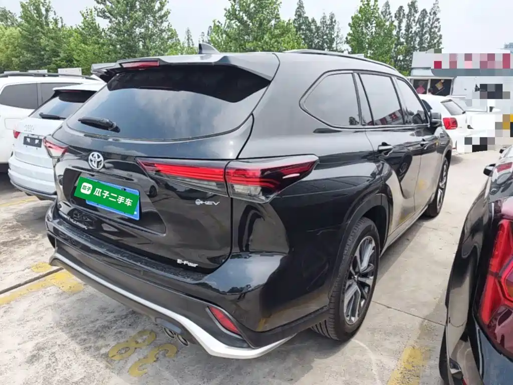 Toyota Crown Kluger 2026 2.5L HEV Luxury
