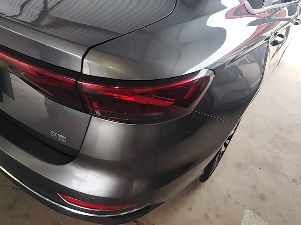 Geely Emgrand 1.5 л 2025 г. Серебристо-серый, пробег 12600 км