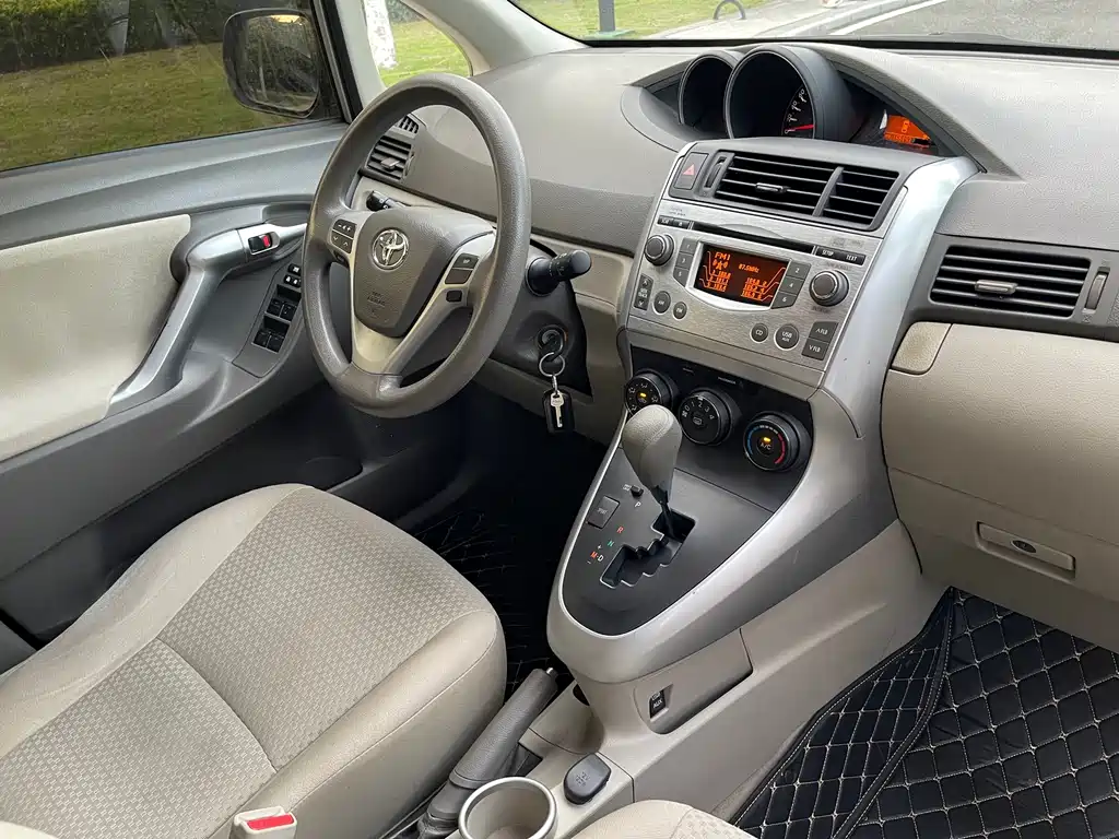 Toyota Verso — миниатюра 11