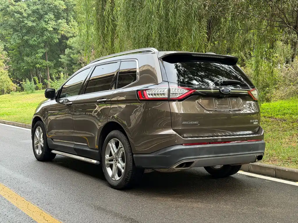 Ford Edge — миниатюра 14