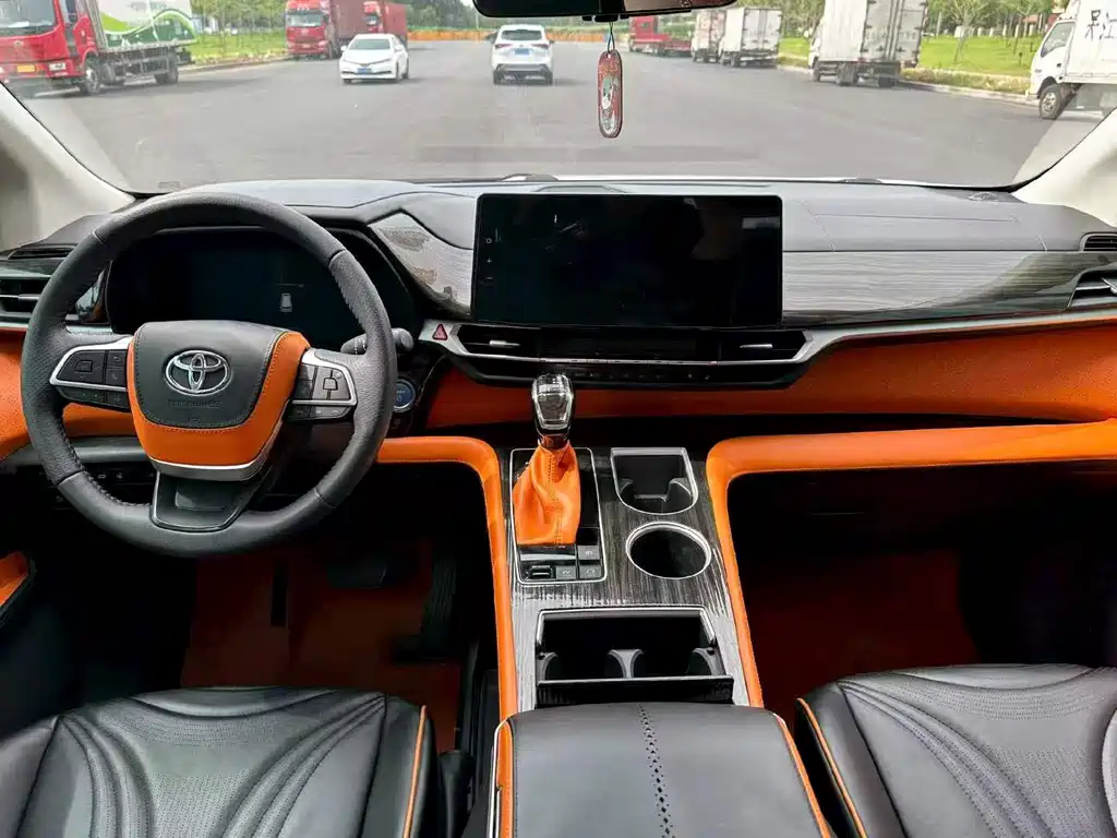 Toyota Sienna — миниатюра 5