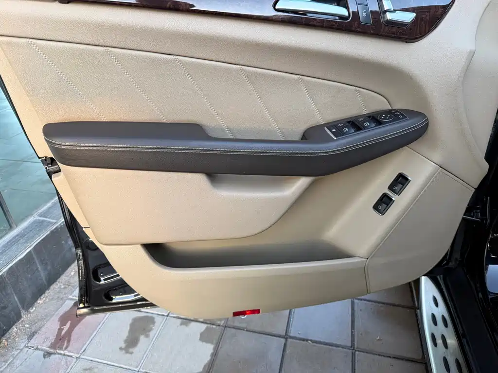 Mercedes-Benz GL-Class — миниатюра 5