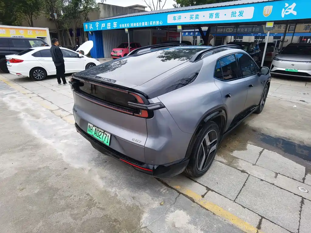 CHANGAN E07