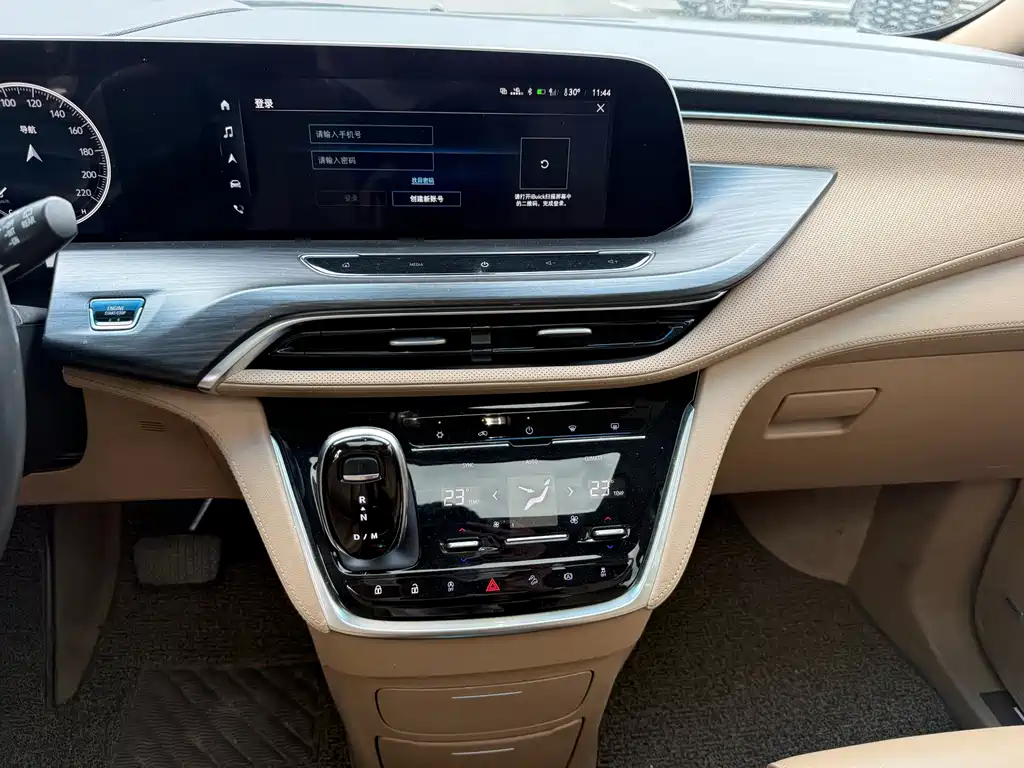 Buick GL8 — миниатюра 8