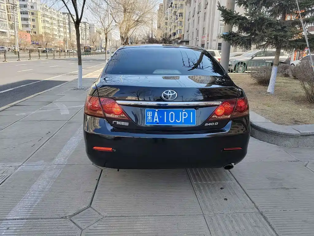 Toyota Camry — миниатюра 5