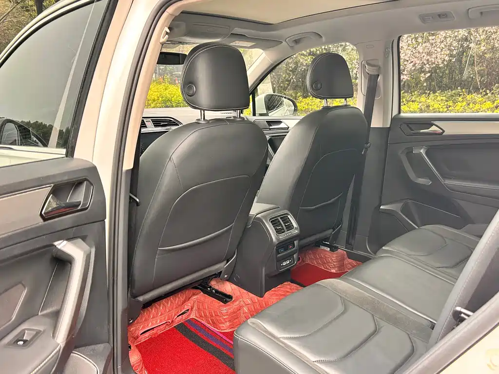 Volkswagen Tiguan L L 2020 330TSI AT Luxury VI
