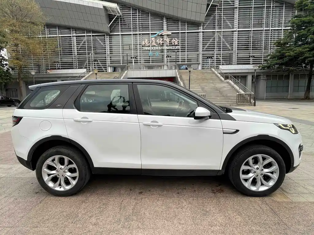 Land Rover Discovery Sport — миниатюра 9