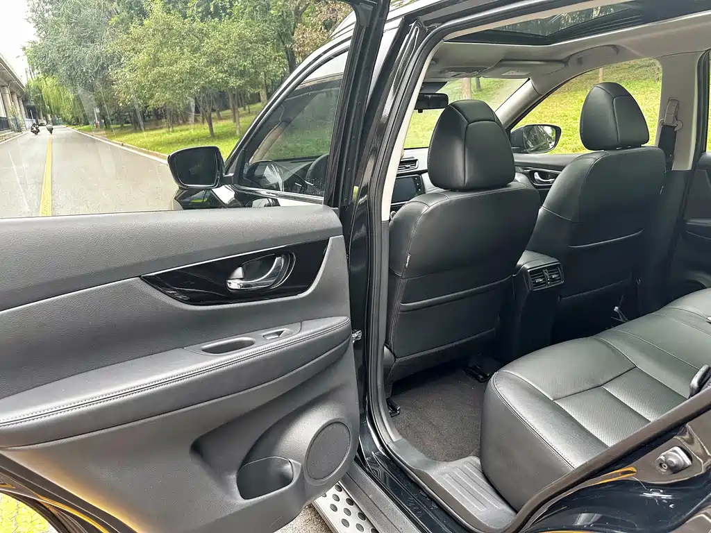 Nissan X-Trail — миниатюра 8