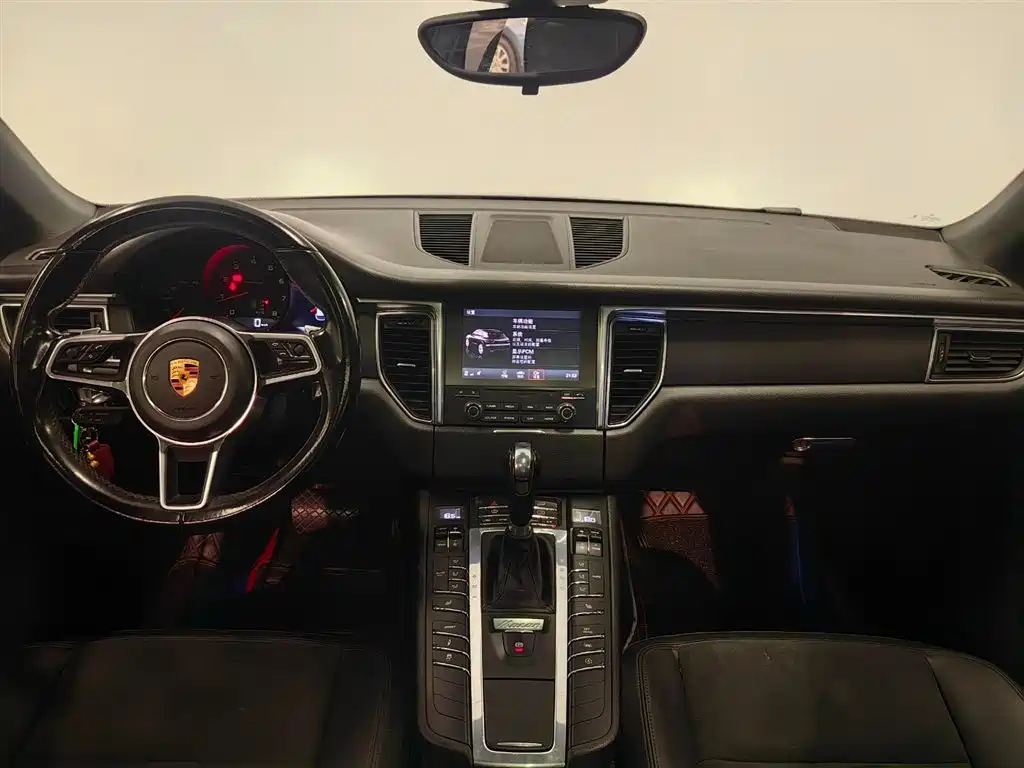 Porsche Macan — миниатюра 11