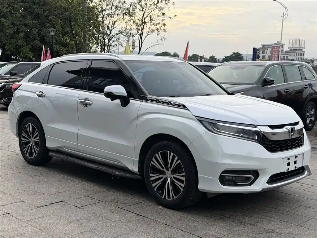 Honda Avancier 2017 370TURBO Premium