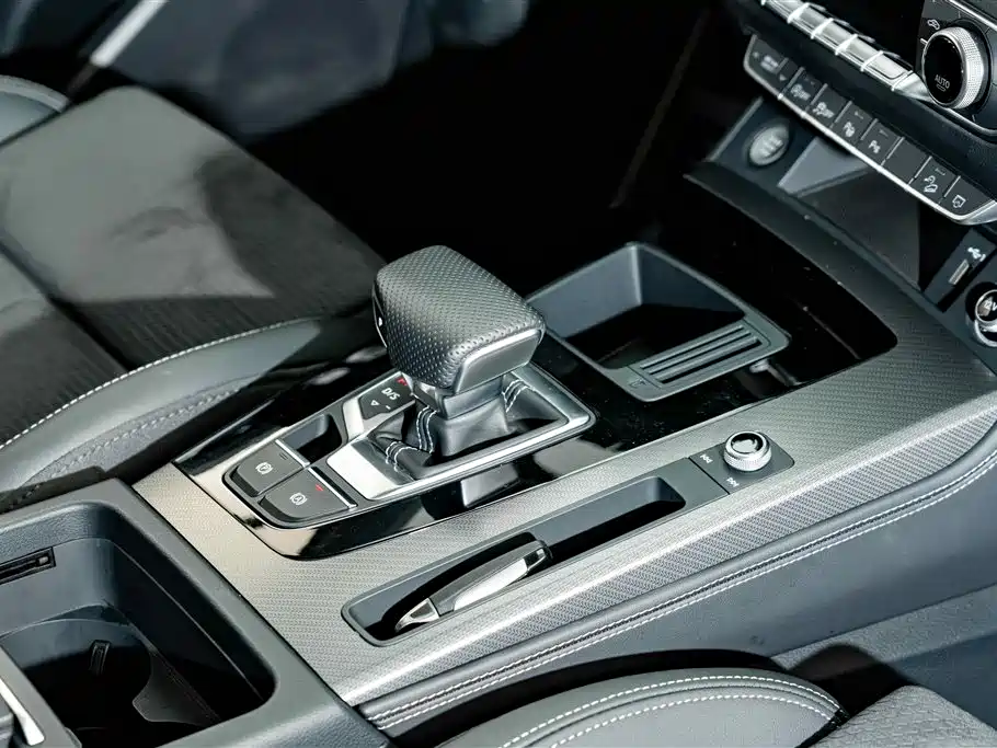 Audi Q5L Sportback — миниатюра 19