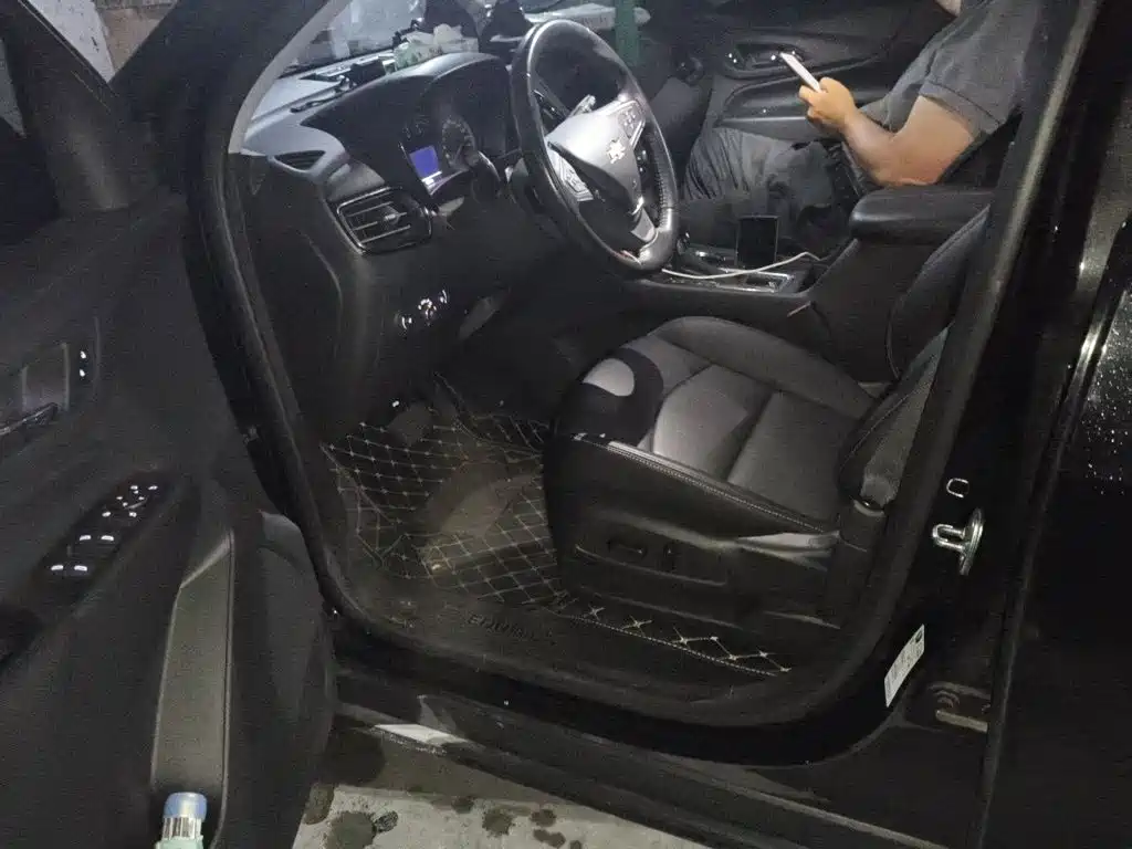 Chevrolet Equinox — миниатюра 14