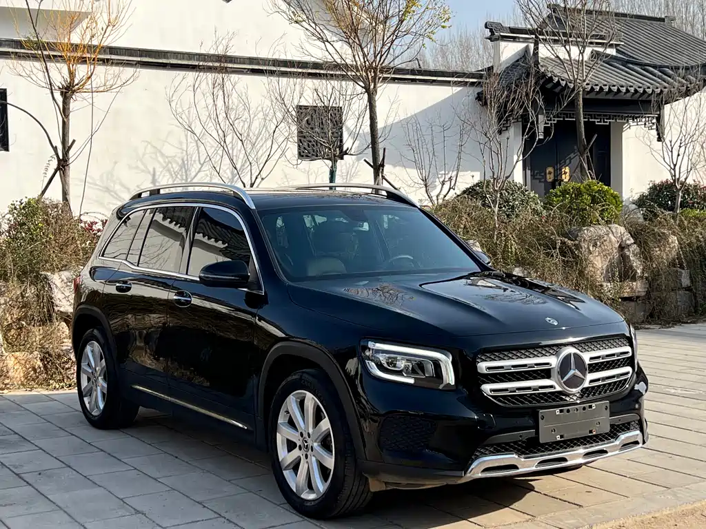 MERCEDES-BENZ GLB