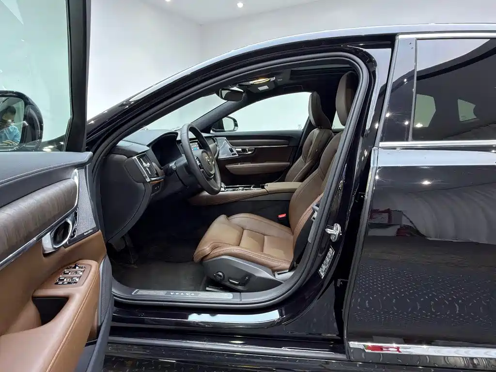 Volvo S90 PHEV — миниатюра 12
