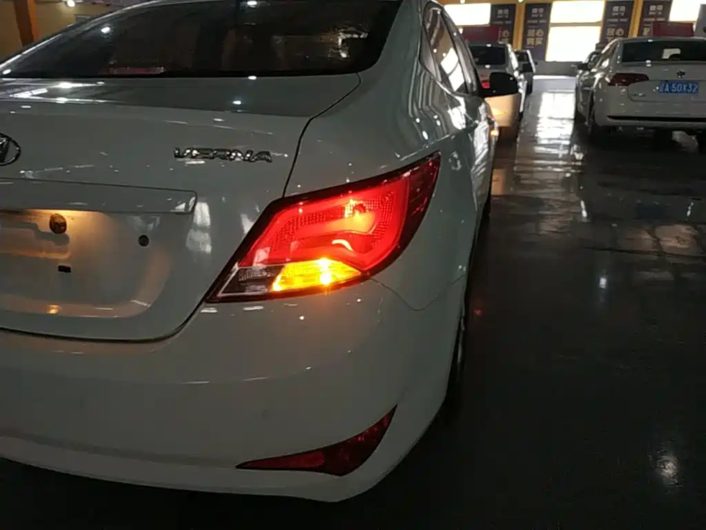 Hyundai Verna — миниатюра 8