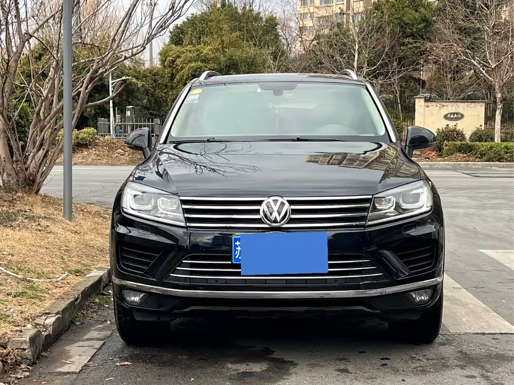VOLKSWAGEN TOUAREG