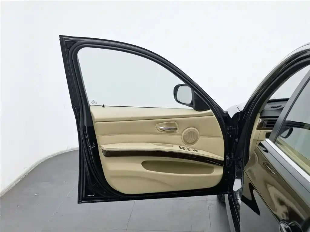 BMW 3 Series 3 2010 325i Luxury