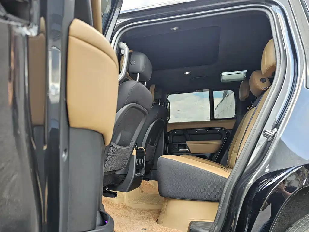 Land Rover Defender — миниатюра 7