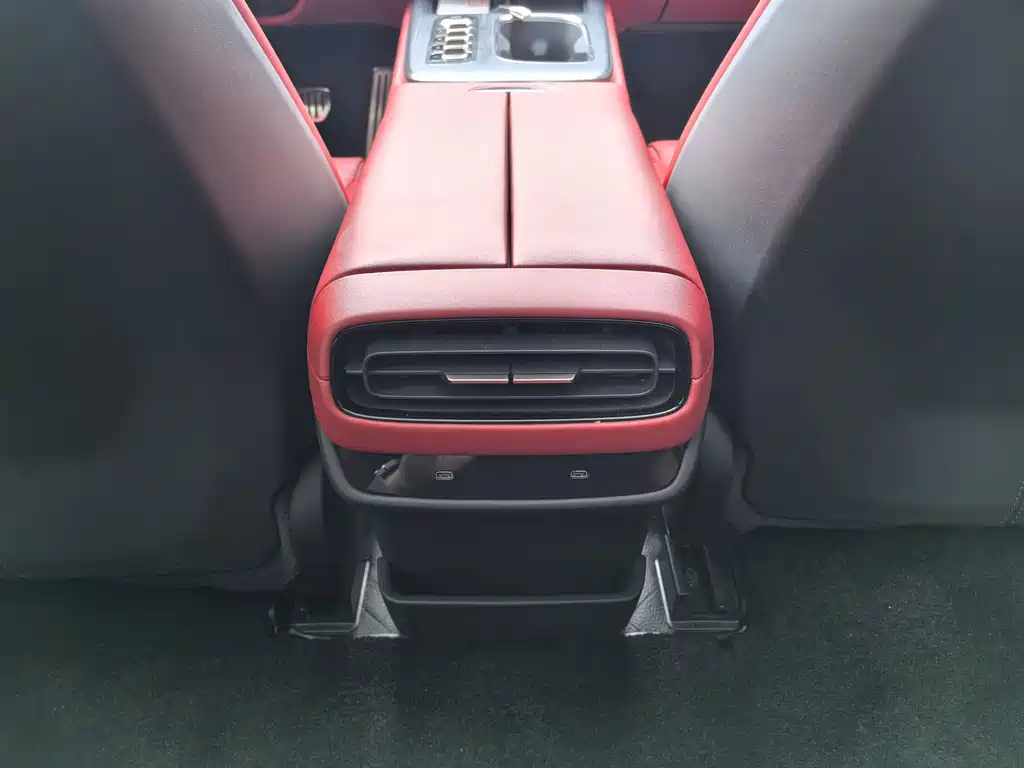 Xiaomi SU7 — миниатюра 11