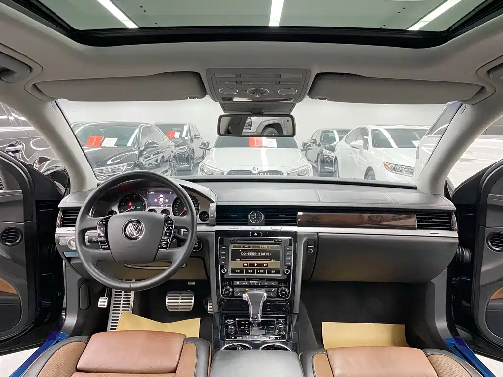Volkswagen Phaeton — миниатюра 9