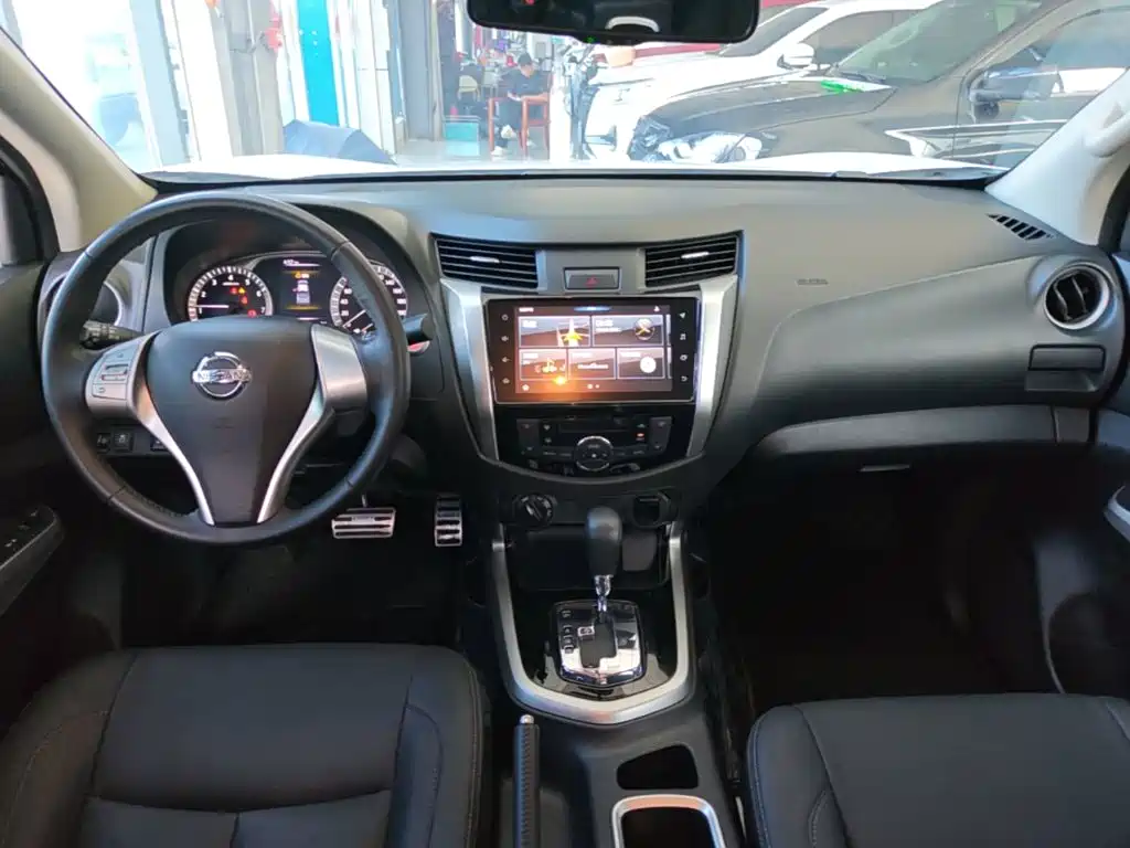 Nissan Navara — миниатюра 10