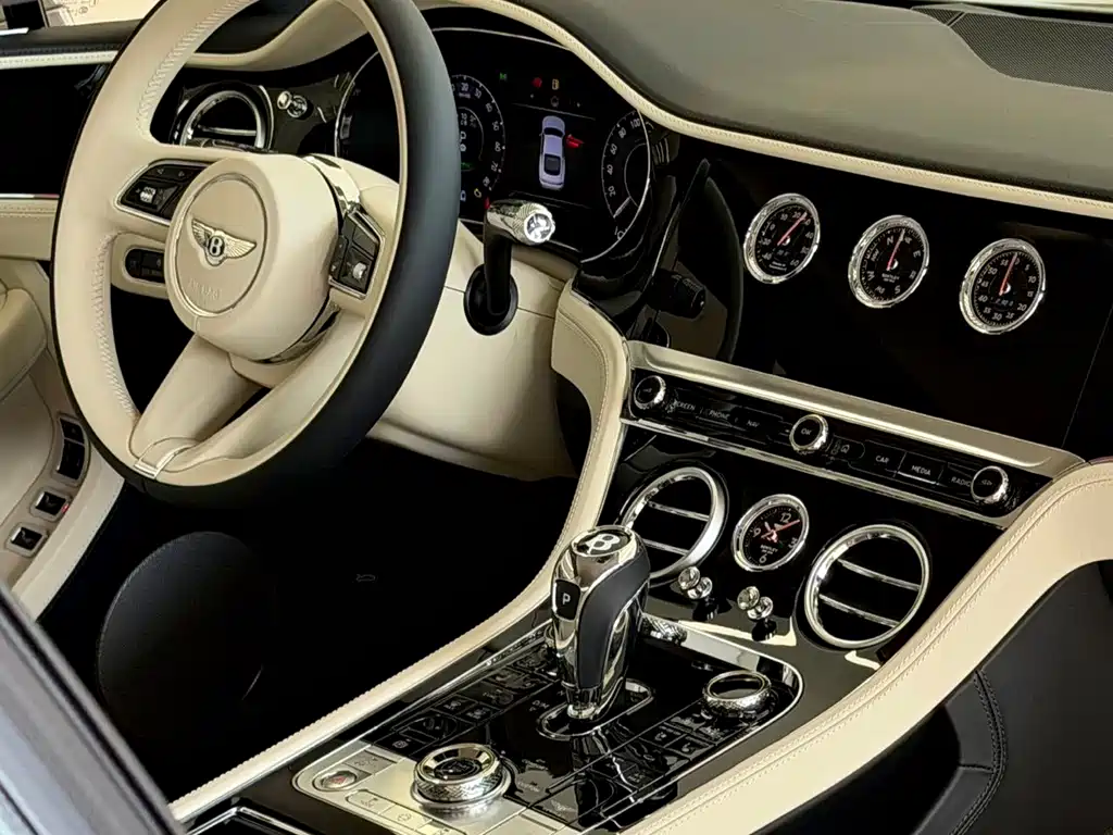Bentley Continental PHEV 2026 GT