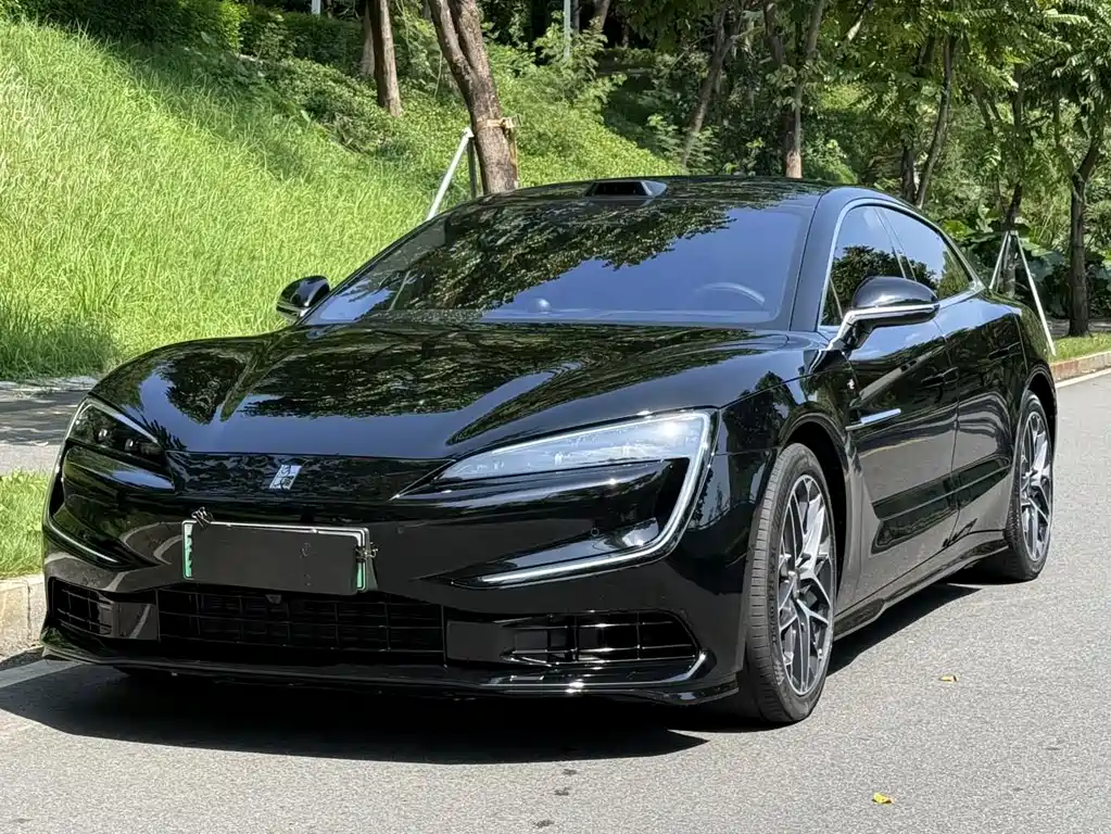 Yangwang U7 2025 PHEV мест Luxury