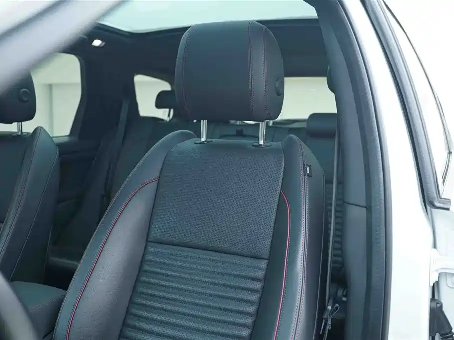 LAND ROVER DISCOVER SPORTS