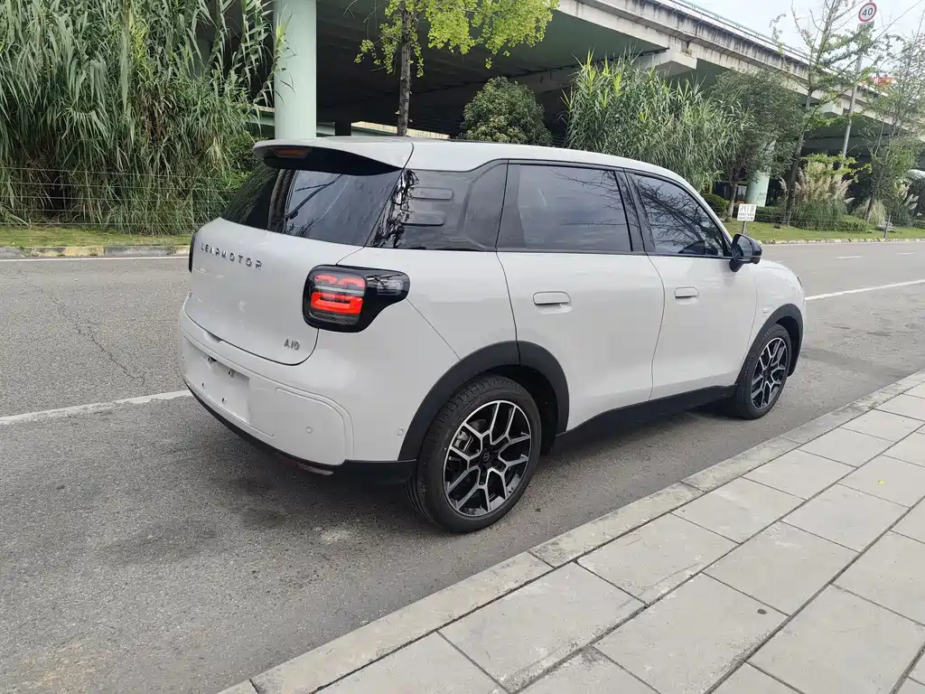 Leapmotor Leapmotor A10 — миниатюра 9