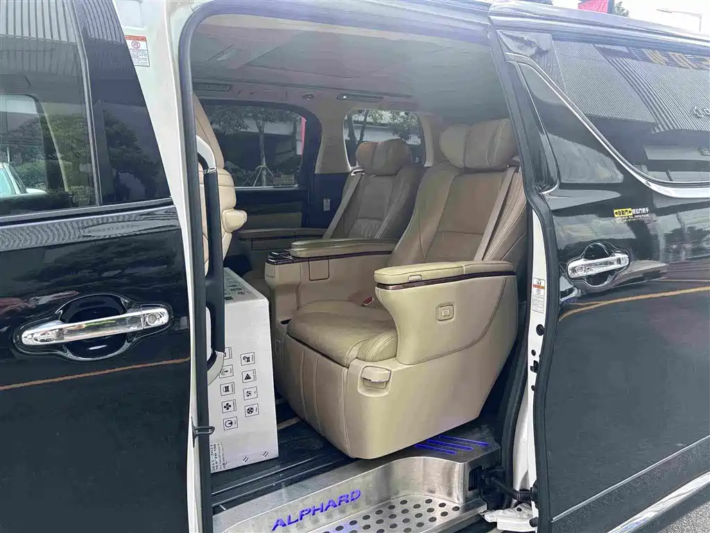 Toyota Alphard — фотографии объявления, Фото 6